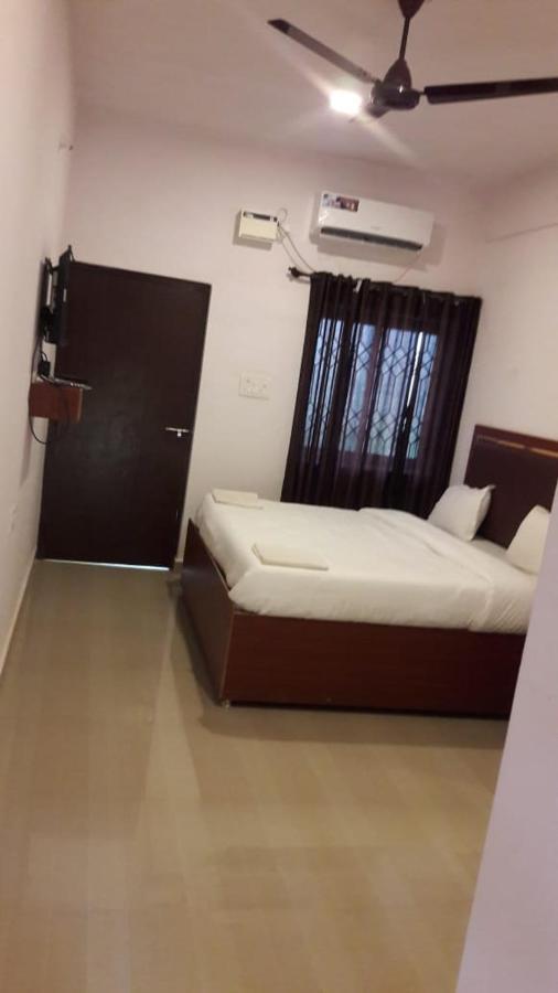 Fullmoon Beach Place Candolim Exterior foto